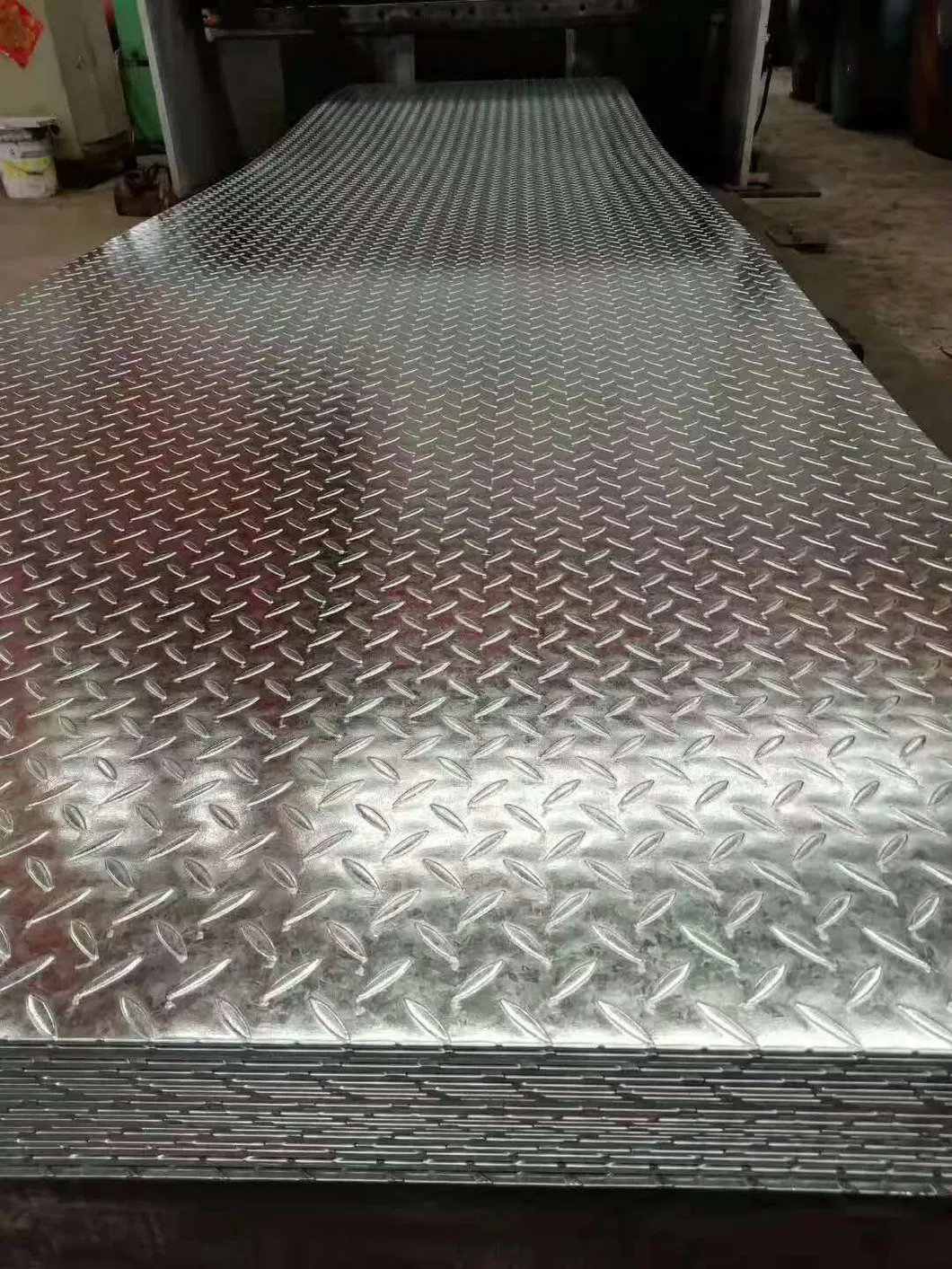 6mm Thick 2400*1200mm Sized A36 Galvanized Mild Steel Chequered Plate Checkered Plate
