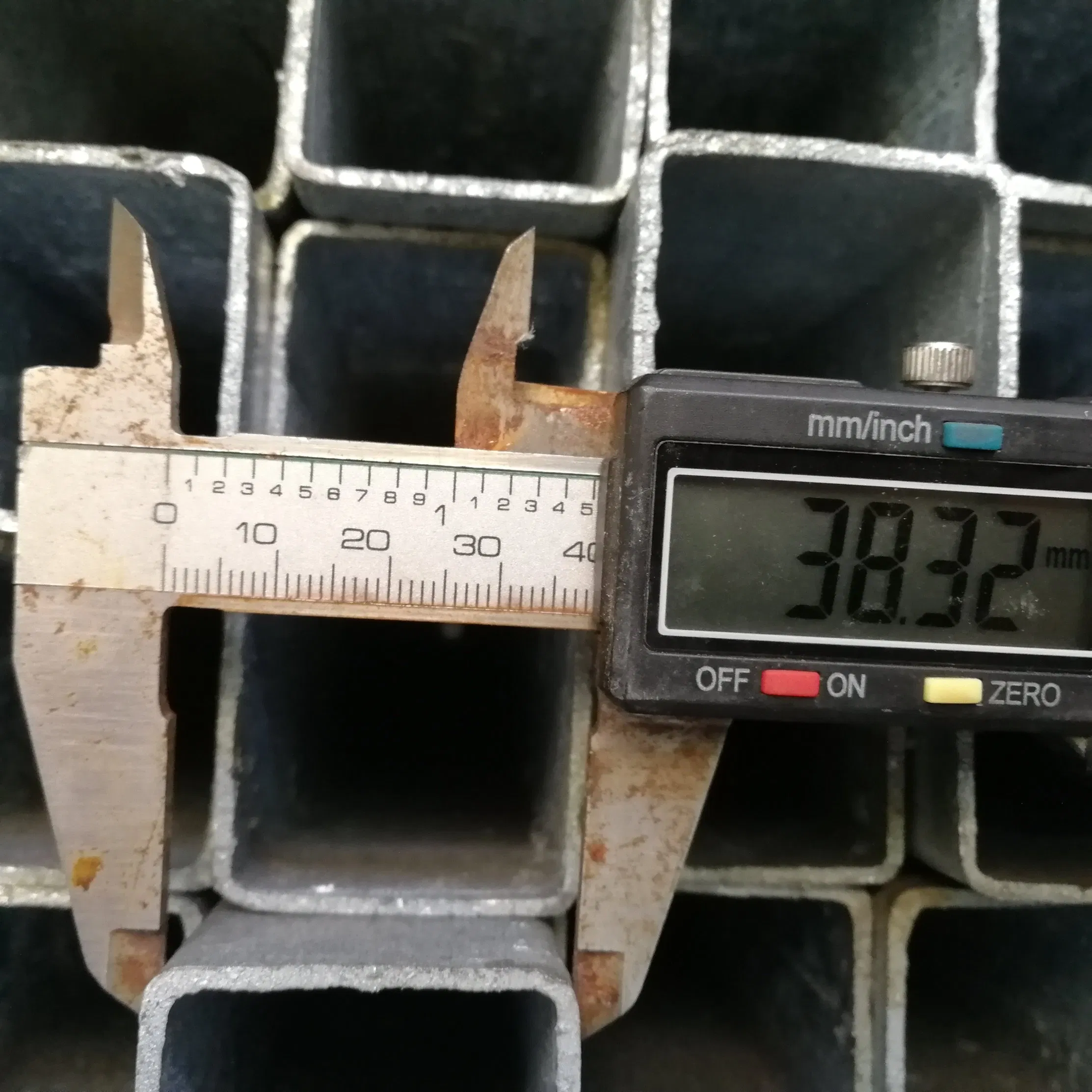 Factory Directly Burr Removed ASTM A500 Grade a Gi Square Tube Sizes and Prices